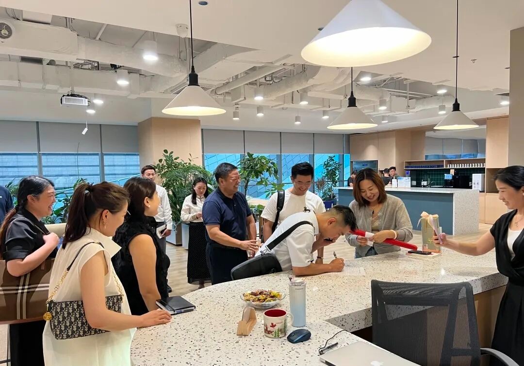 【企业家读书会】苏州市母婴产业商会成功举办第六期企业家读书会：共读《活法》，以利...